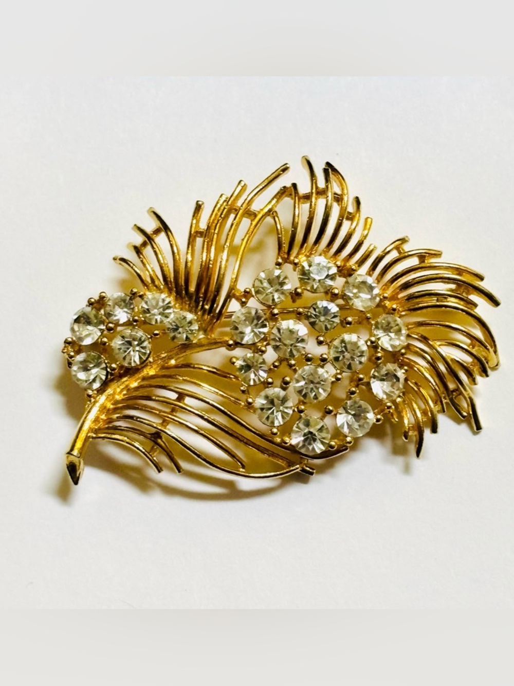 Elegant Lisner Gold Tone Crystal Feather Statement Signed Designer Brooch